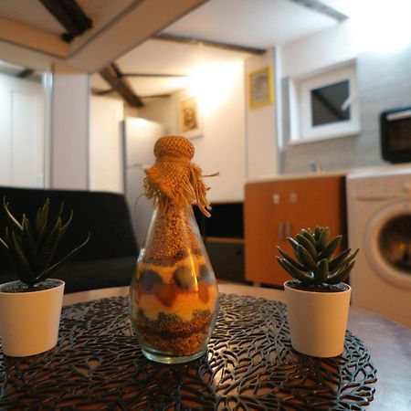 2-Room Cozy Retreat Near City Center Bükreş Dış mekan fotoğraf