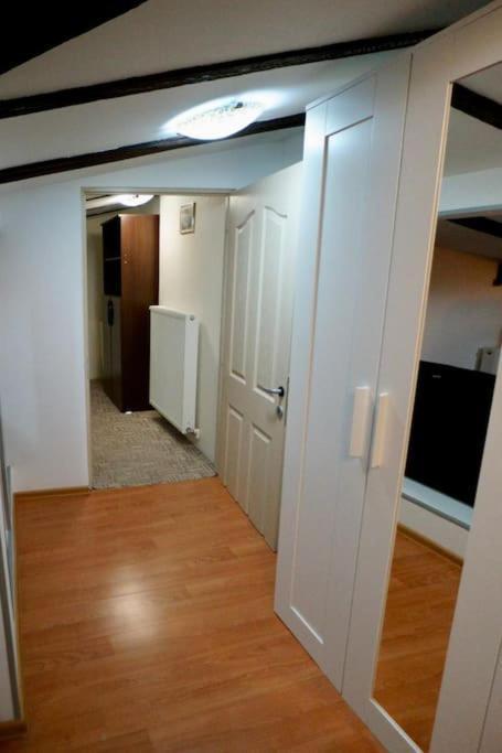 2-Room Cozy Retreat Near City Center Bükreş Dış mekan fotoğraf